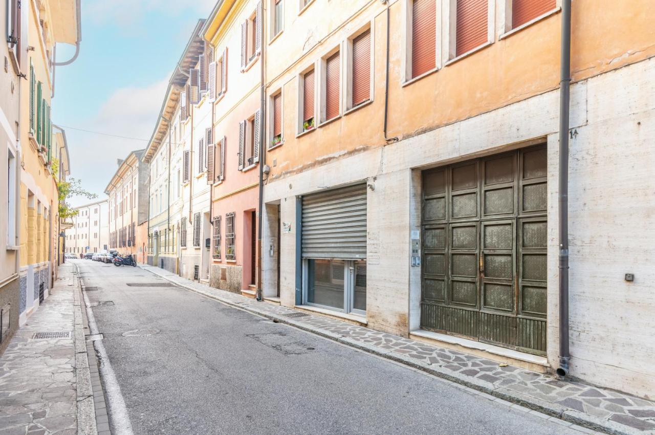 Un Nido A Mantova Historic Apt Near The Center! Екстериор снимка